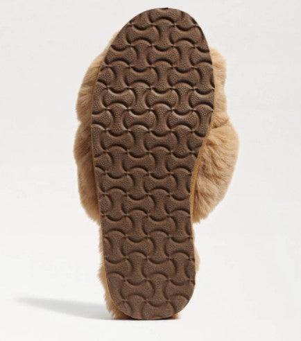 Jeane Slipper in Camel Plush