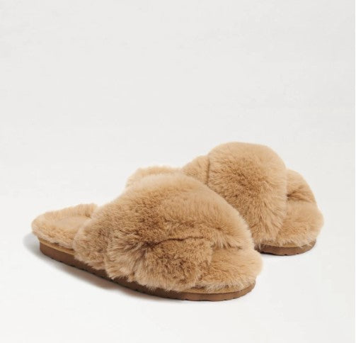 Jeane Slipper in Camel Plush